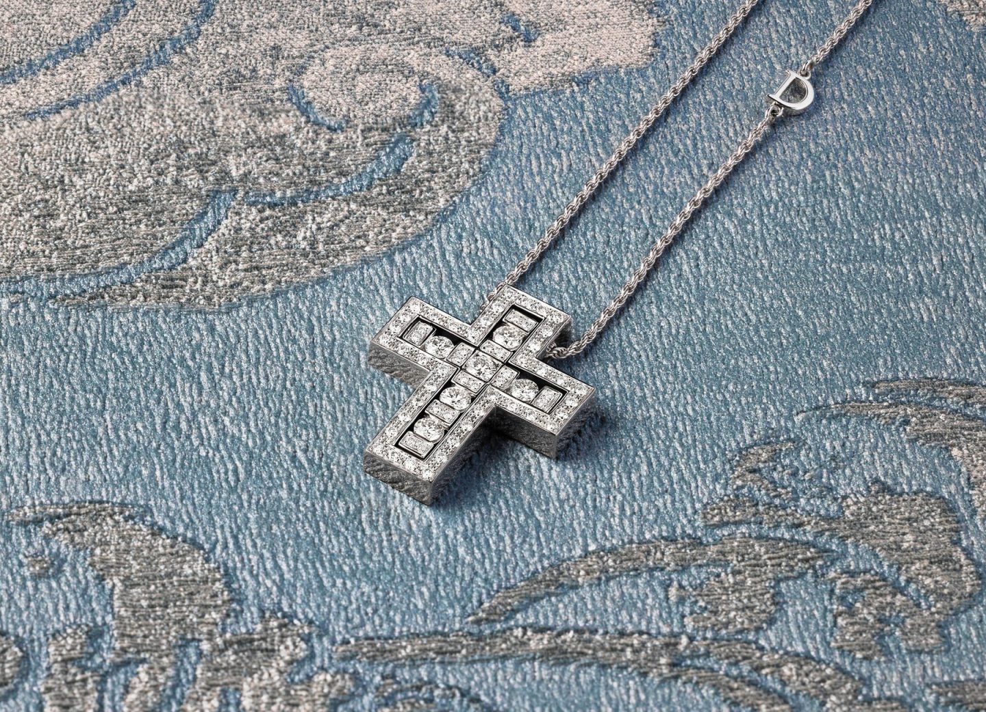 DAMIANI Banner ROSAS 1800x1300 still3