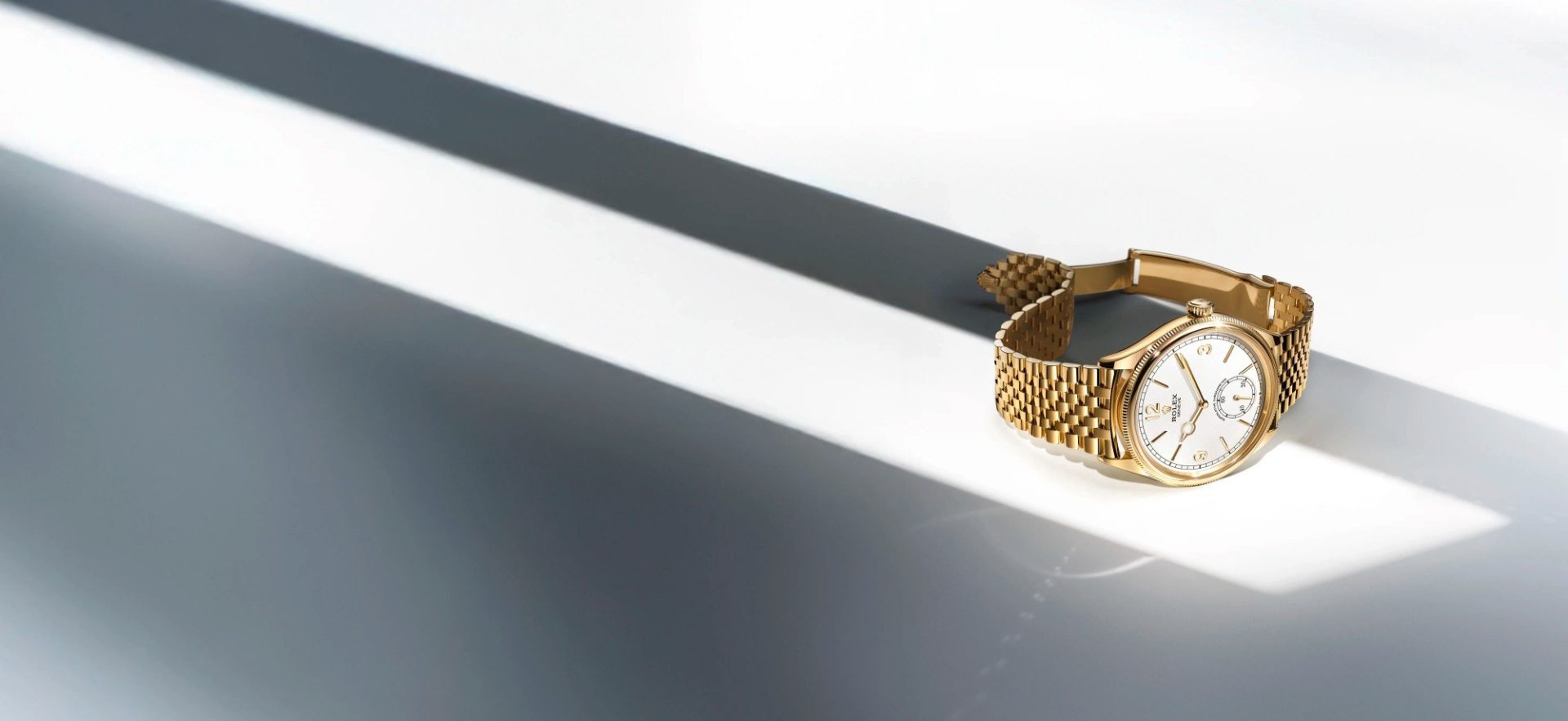 M52508 0008 2503stojan 003 copie 2000x920