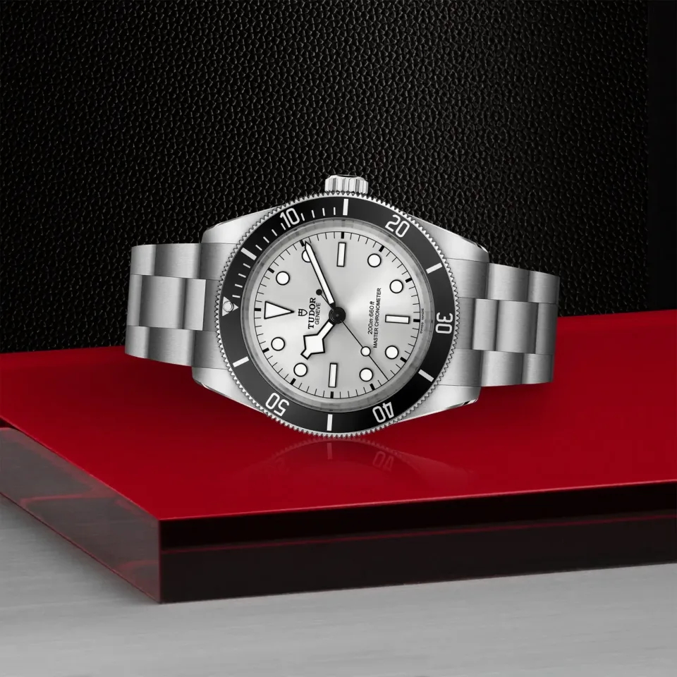 M7943 A1 A0 NU 0002 3