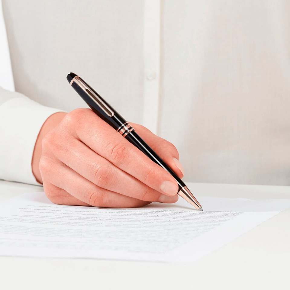 MB132488 In Use 2160p