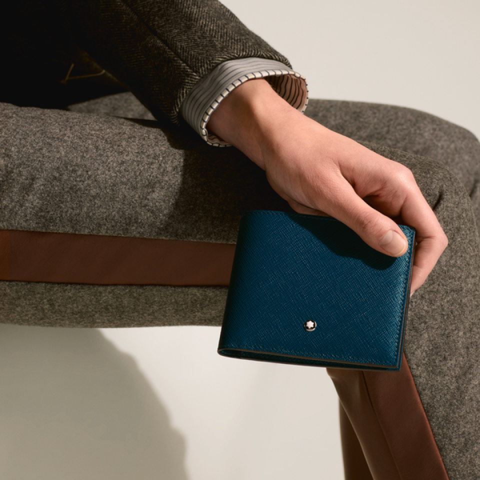 MB198874 In Use 2160p