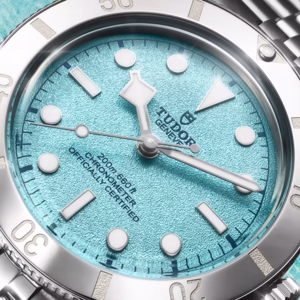 Tudorwatch black bay 54 lagoon blue gallery 03