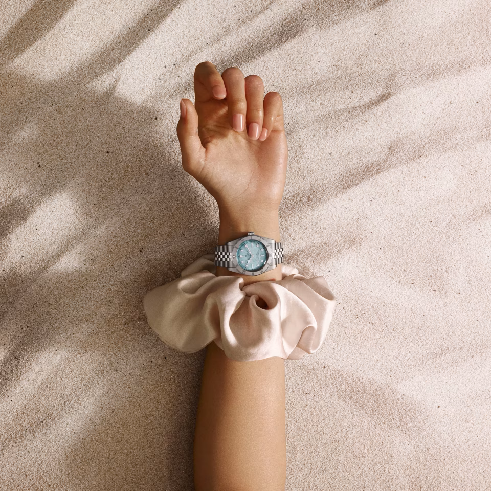 Tudorwatch black bay 54 lagoon blue gallery 05