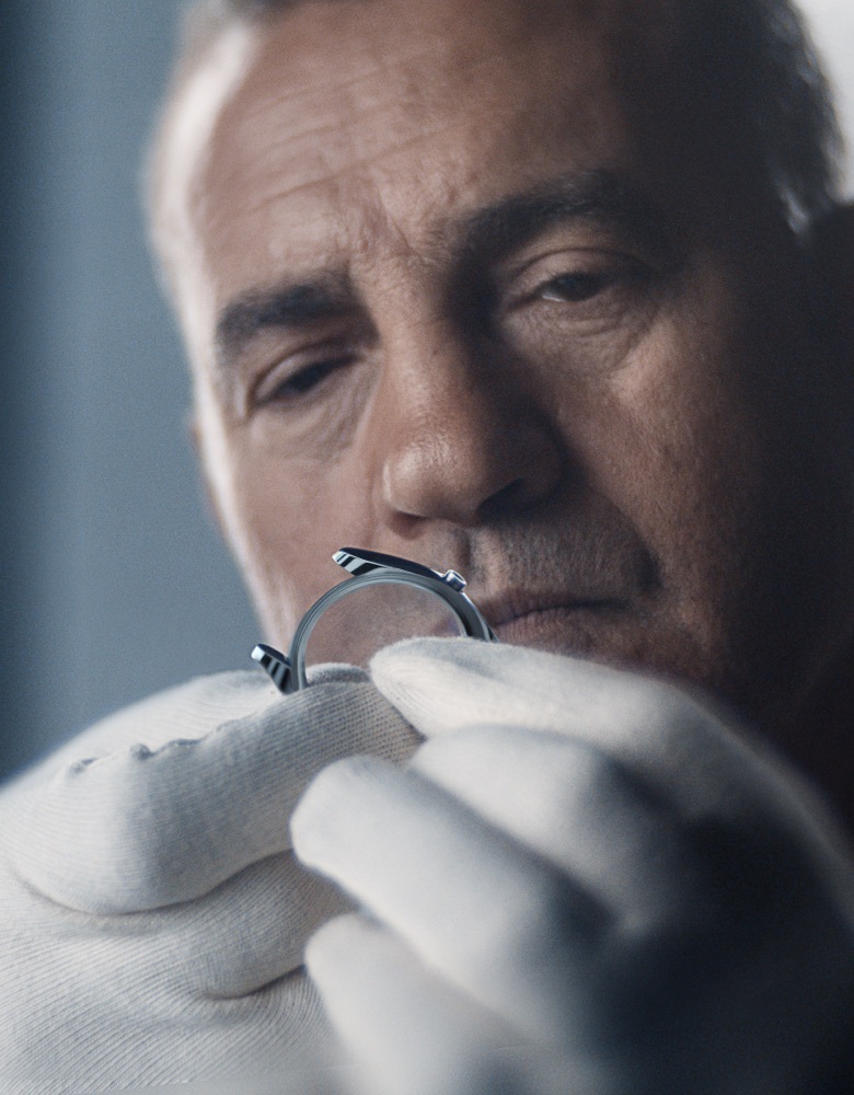 Rolex watchmaking wmpolish 2212jb 0005 portrait